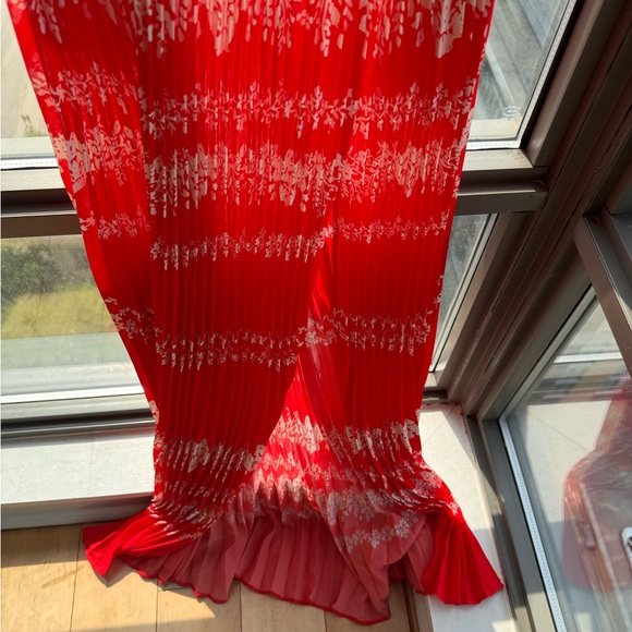 🆕 SELF PORTRAIT 🧿 NWOT Red Flower Spell Pleated Maxi Dress - CUT TAGS -Size 0 - Picture 8 of 16